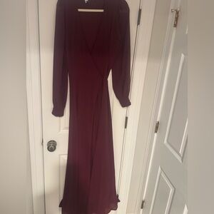 Elegant Burgundy Maxi Dress